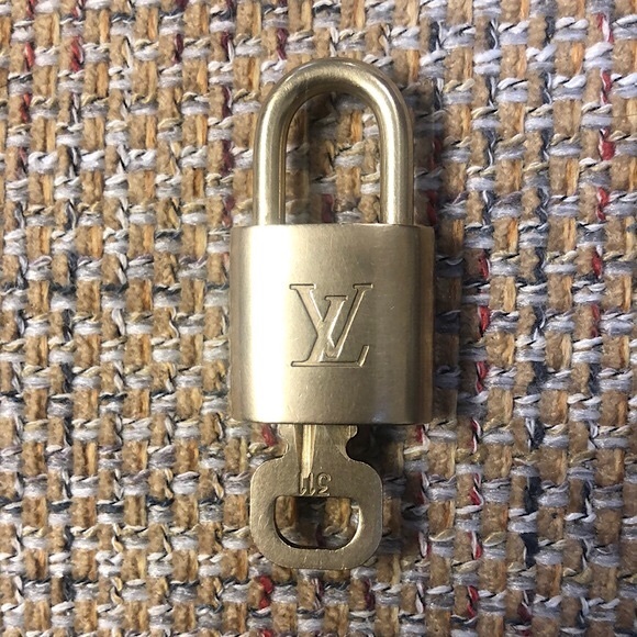 Louis Vuitton LV Gold Padlock Lock & Key 311 - Picture 8 of 13